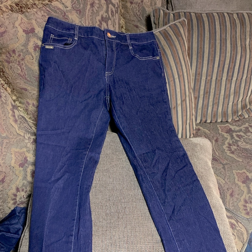 Miss Tina Knowles Dark Blue Gently Used Woman's Jeans.